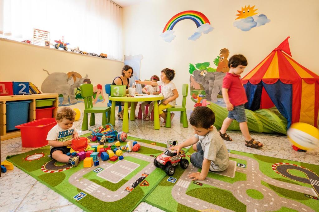 Hotel Virginia Diano Marina Zewnętrze zdjęcie